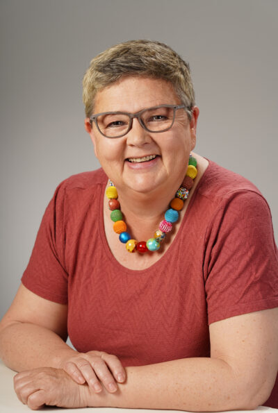 Dr. Anja Tiedemann